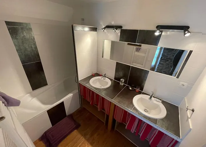 Grand Pour 18 Personnes Dans La Campagne Tarnaise Сasa de vacaciones *